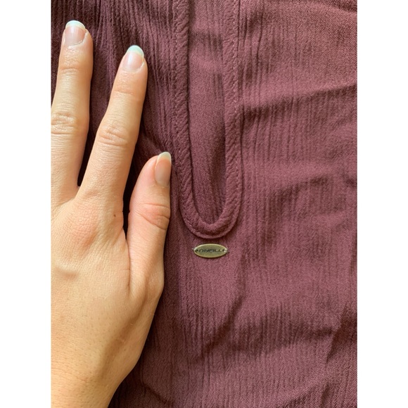 O’Neill women’s small maroon cutout long sleeve blouse - Picture 4 of 9